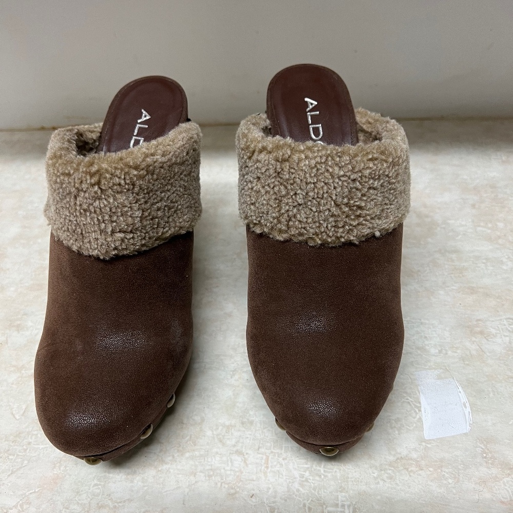 Aldo Gagliardotto Suede Stiletto  Mules in brown color